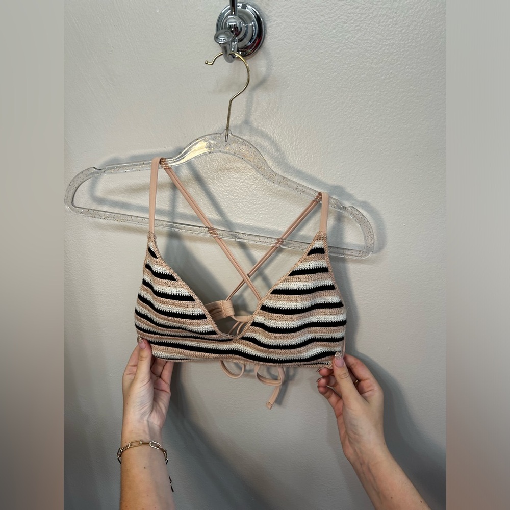wild fable, small, tan with stripes